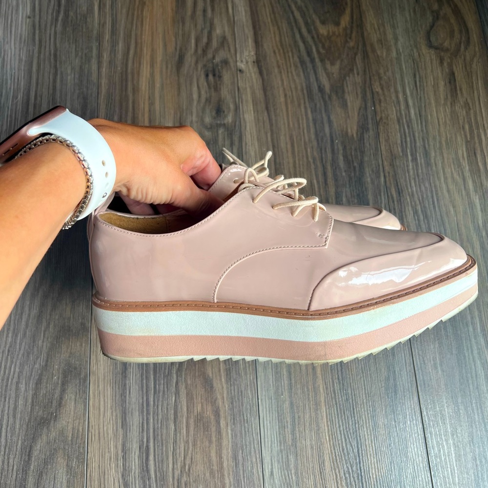 Women Patent laced loafers Zara